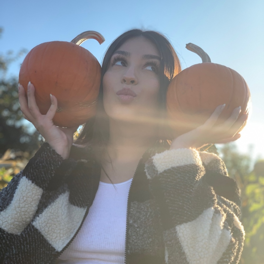 Meet your Posher, Esmeralda